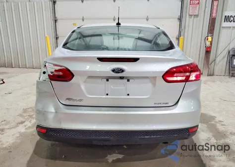 2016 Ford Focus S из США, поврежденный, VIN 1FADP3E20GL216020